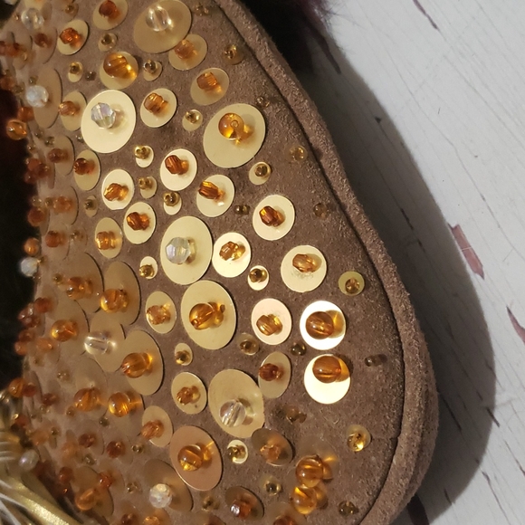 BeBe heart gold beaded wristlet new - Picture 3 of 6